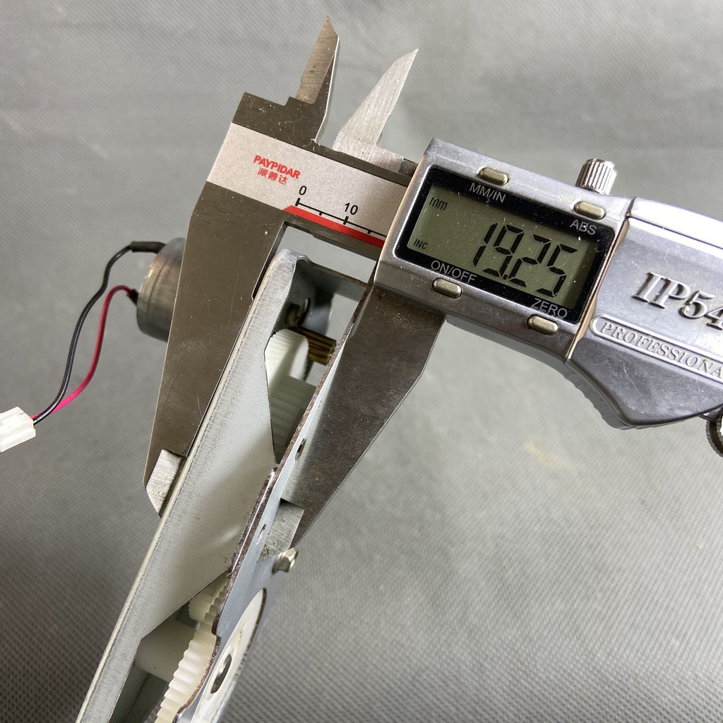 MOTOR 370 Kèm bánh răng chế máy phát điện mini. Cần quay lệch tâm.