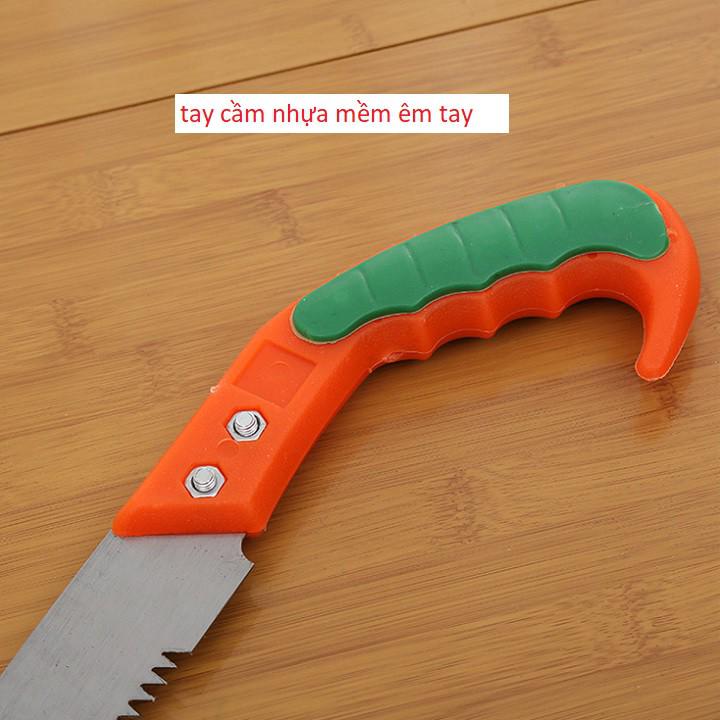 Cưa cắt cành cây