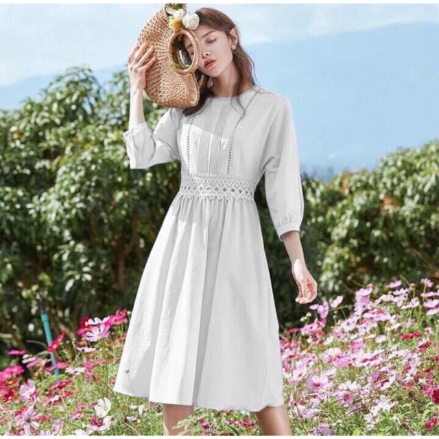 Đầm trắng cati
