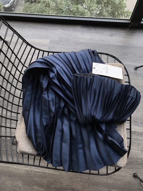 Chân váy Zara màu navy (Pleated Skirt) | BigBuy360 - bigbuy360.vn