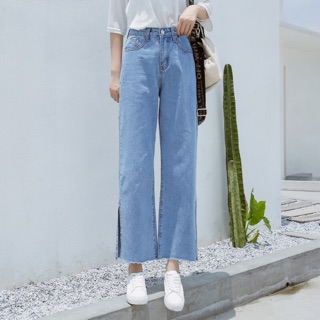 Quần jeans ống xẻ