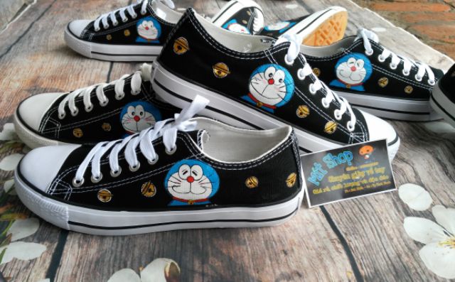 Giày  vẽ tay Mon ú