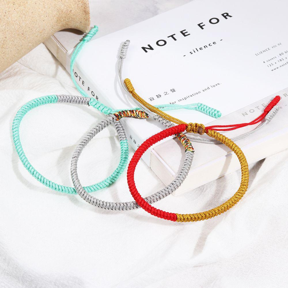 Vòng Tay Dây May Mắn 1 Kiểu Dáng Thời Trang