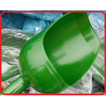 02 chiếc máng xúc cám dùng trong chăn nuôi lợn, trâu, bò, gà 1kg bằng nhựa