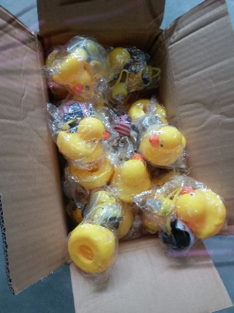 Vịt đội nón gắn xe có đèn, chong chóng,còi