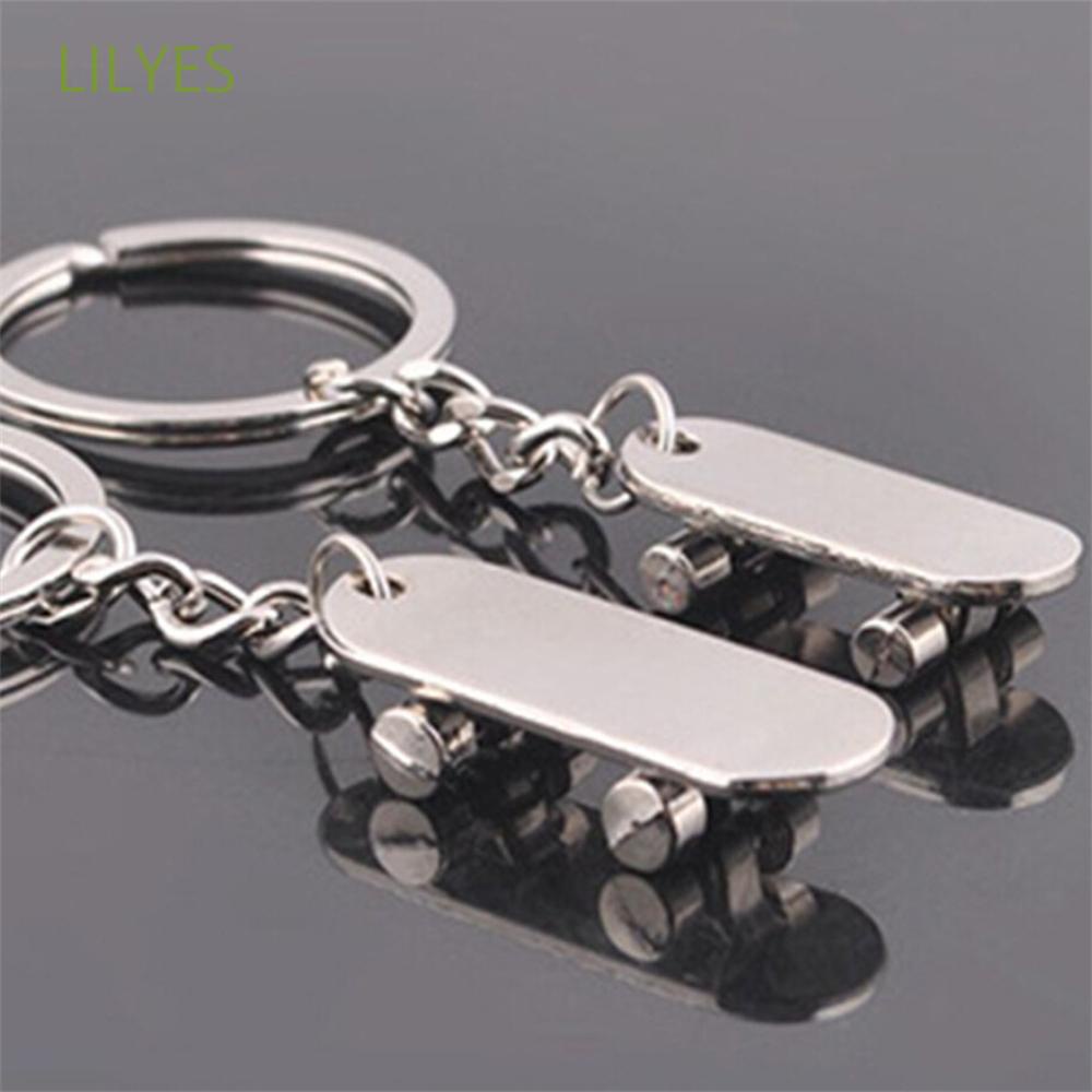 Set 2 Móc Khóa Kim Loại Hình Ván Trượt