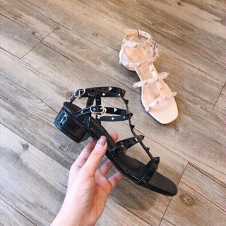 sandal đinh