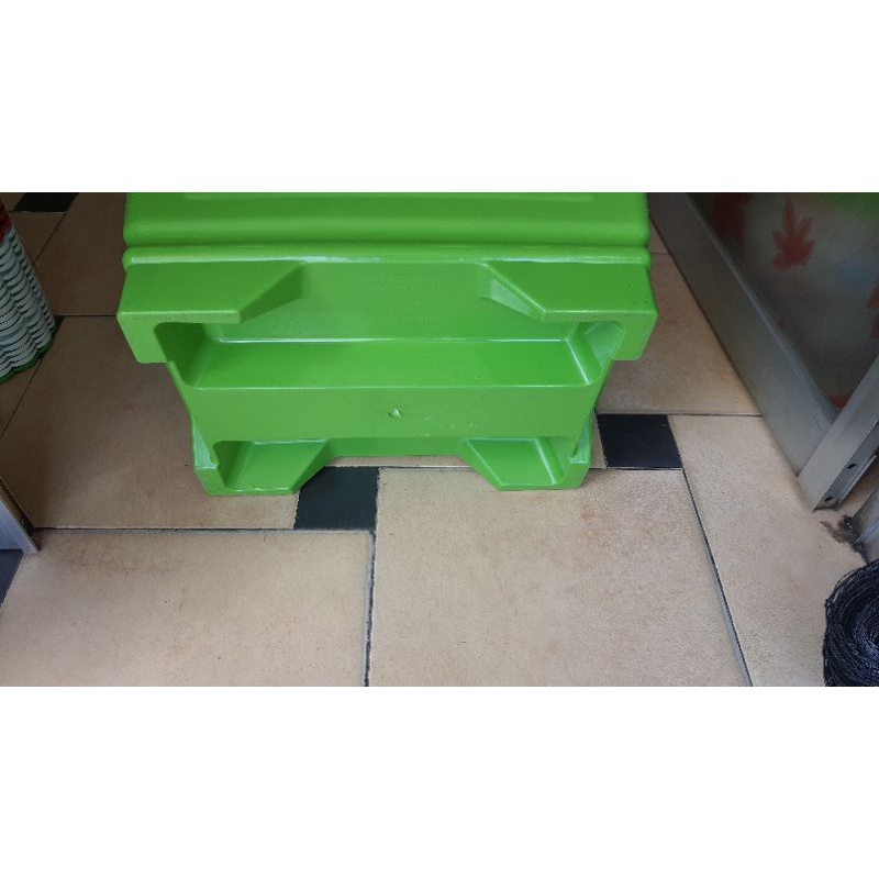 chậu nhựa chữ nhật size đại 63cm.