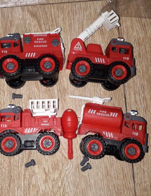 Sét 4 xe mô hình cứu hỏa tháo lắp bằng nhựa kích thước 8x5x6cm