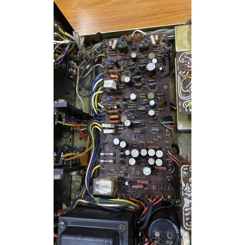 Tăng âm LUXMAN L80V