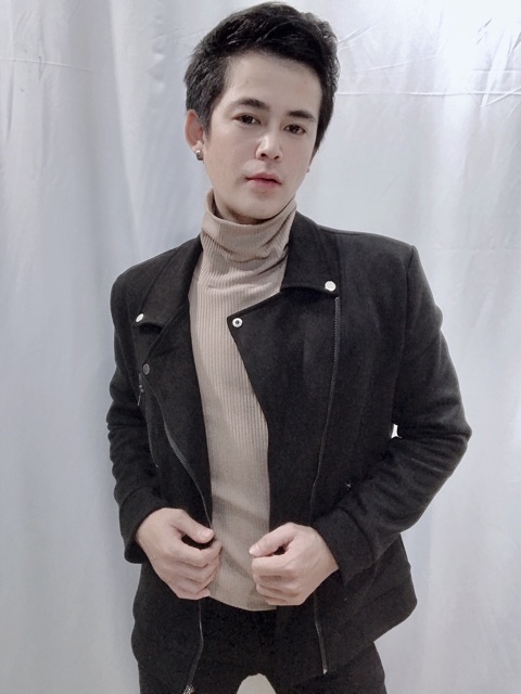 Áo thun gân cổ lọ | BigBuy360 - bigbuy360.vn