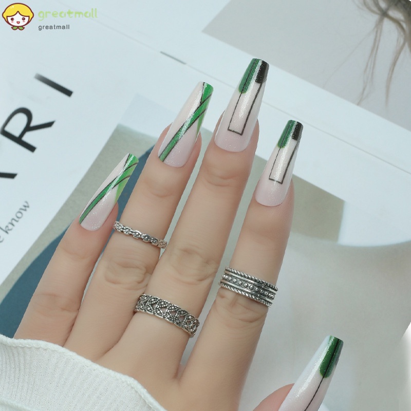 Bộ 24 Móng Tay Giả Trang Trí Nhiều Màu Sắc Xinh Xắn