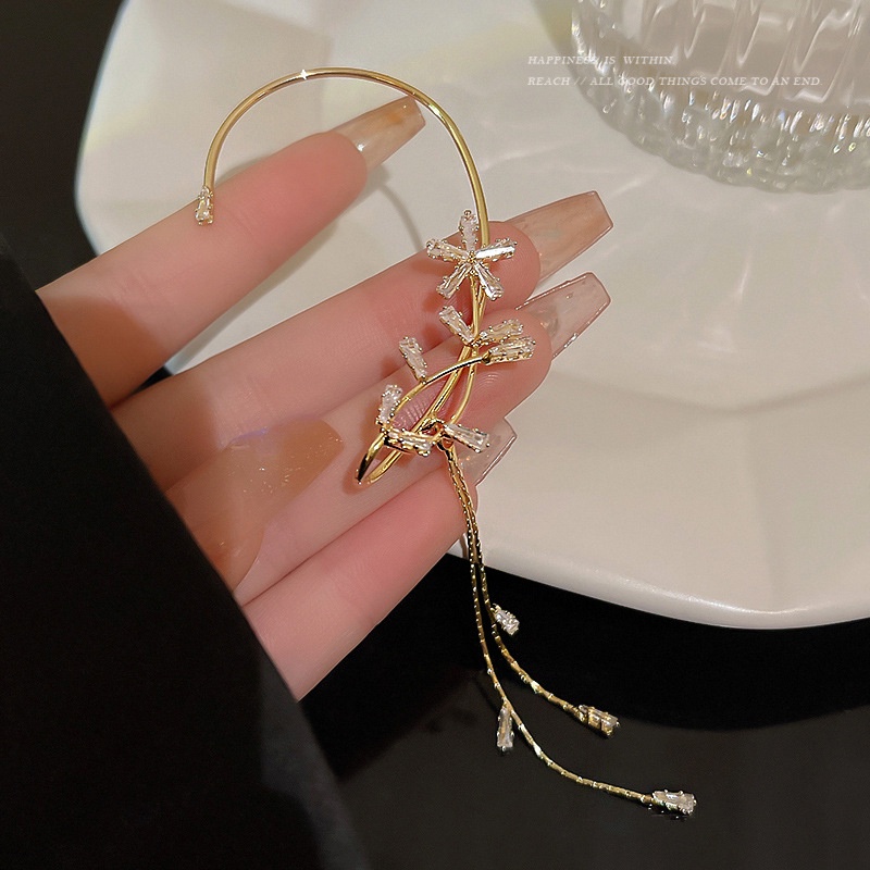 Khuyên Kẹp Vành Tai Đính Đá Zircon Sang Trọng