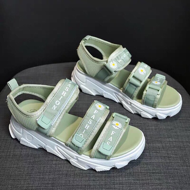 [Hàng mới sẵn sll] Giày sandal nữ học sinh cấp 3 , sandal ullzang 3 quai hoa cúc đế mềm siêu êm