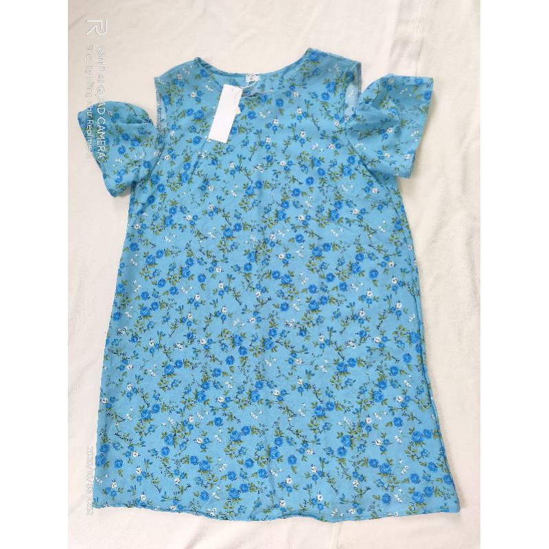 Đầm hoa nhí dáng suông rớt vai