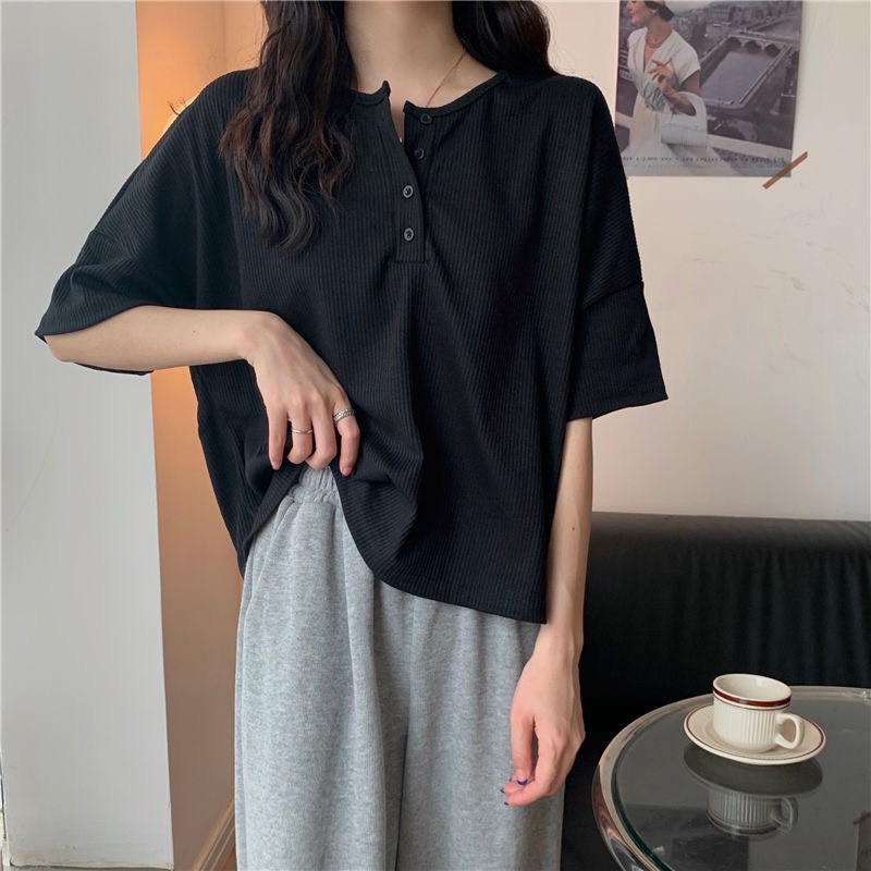 [Mã 11FASHIONSALE1 giảm 10K đơn 50K] Áo thun phông nữ tay lỡ form rộng cổ tròn đính cúc có ảnh thật | BigBuy360 - bigbuy360.vn