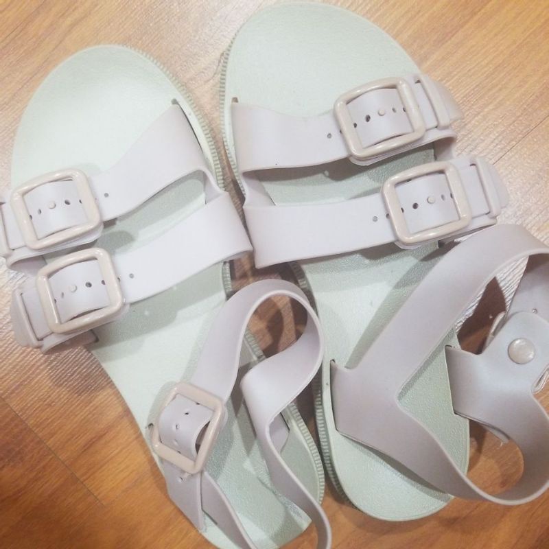 Giày sandal Hàn Quốc cao su dẻo đi biển quai chéo nhiều màu