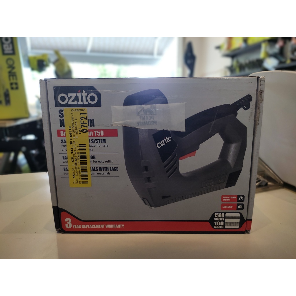 Súng bắn đinh ghim điện Ozito sng-2050