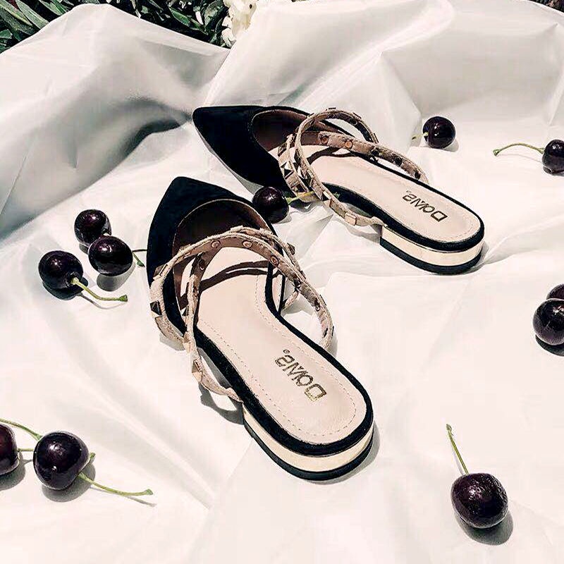 Dép Sandal Mũi Nhọn Đính Đinh Tán Thời Trang Xuân Hè Dành Cho Nữ 2022