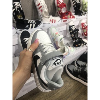 giày nike trẻ em
