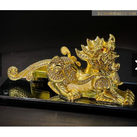Tượng Tỳ Hưu phong thủy để taplo xe hơi mang ý nghĩa bình an- may mắn- thịnh vượng