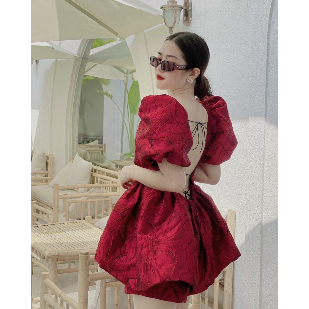 Set Áo Peplum Gấp Hoa Cổ Yếm Vai Phồng Đuôi Tầng Nơ Lưng Kèm Quần Váy (TCGA02) - Vải Gấm Hoa - 3 Màu Trắng, Đen, Đỏ