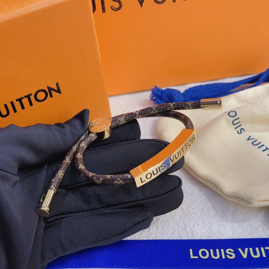 LOUIS VUITTON Vòng Đeo Tay Bằng Thép Titan Họa Tiết LV Sang Trọng Dành Cho Nam Nữ