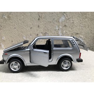 Mô hình xe LADA NIVA 2020 - 1:32