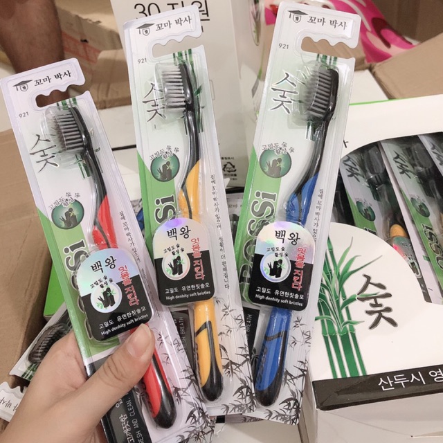Bàn chải đánh răng than tre hàn quốc