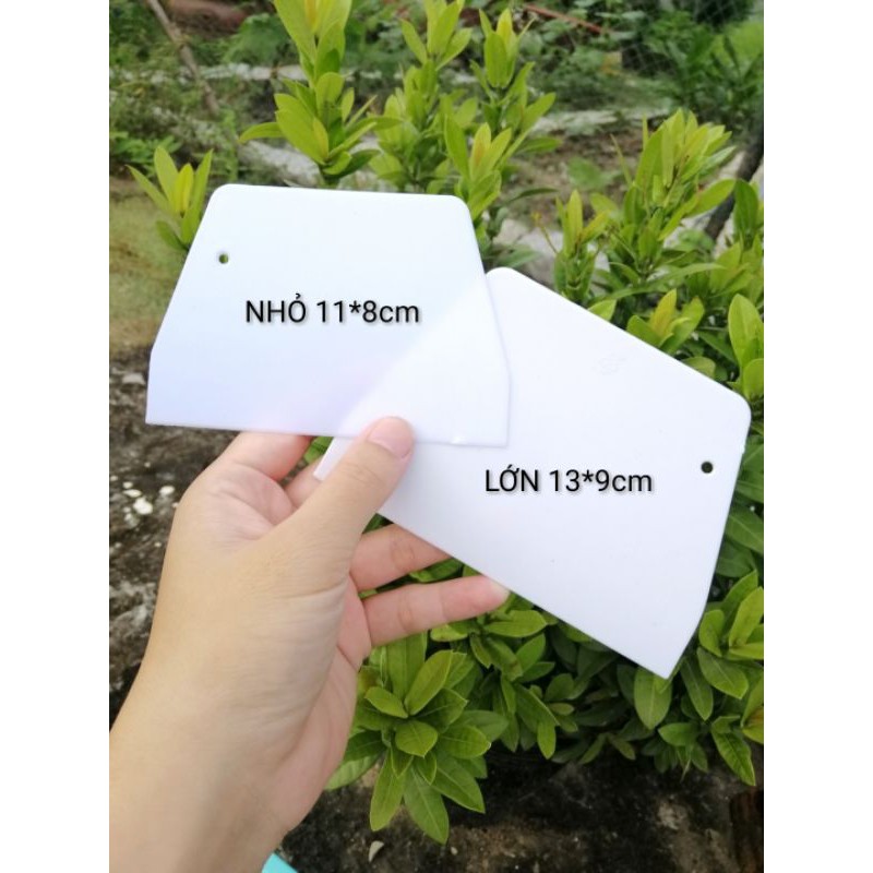 Dụng cụ cắt vét bột vét kem khi làm bánh