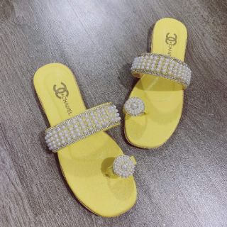 Dép xỏ ngón