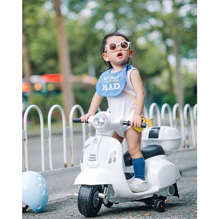 Xe máy Vespa cho bé, xe máy điện cho bé đủ màu có kèm sạc