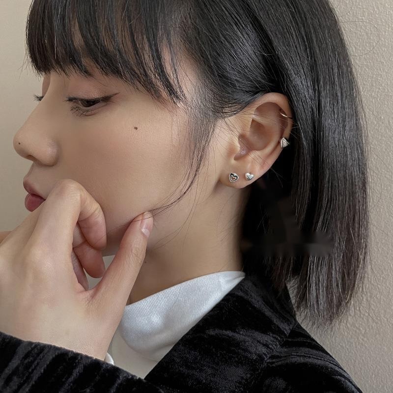 Set Khuyên Tai Hình Trái Tim Phong Cách Cổ Điển Cá Tính Dành Cho Nữ