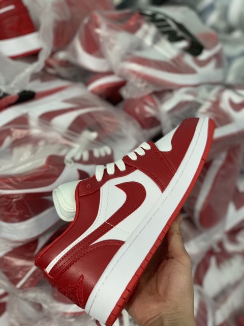 Ảnh thật chi tiết giày sneaker Jordan 1 thấp cổ | BigBuy360 - bigbuy360.vn