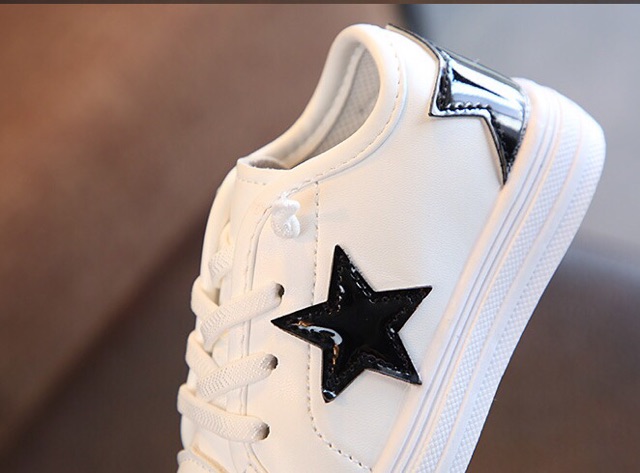 Giày cho bé trai size 28 ngôi sao đỏ