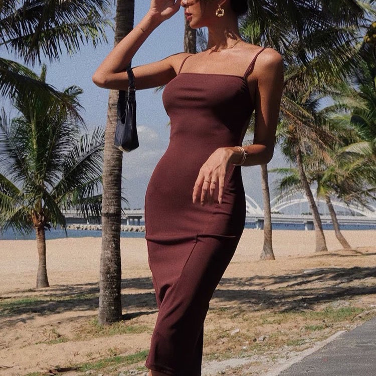 Đầm Hai Dây Hở Lưng Form Ôm Co Giãn Phong Cách Quyến Rũ