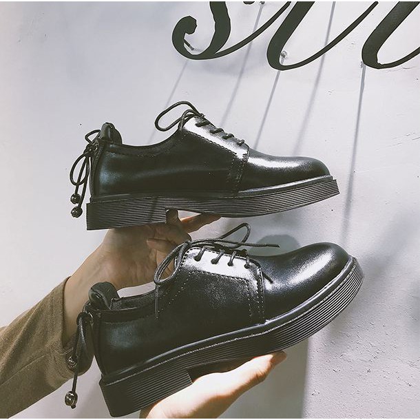 Giày oxford đế bằng - mũi tròn, da bóng và lì thắt dây sau T08181 | BigBuy360 - bigbuy360.vn