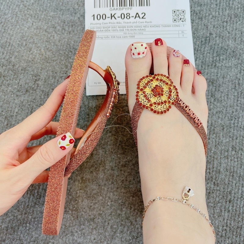 dép HVN kim tuyến viền hồng ruốc mix charm hoa cam