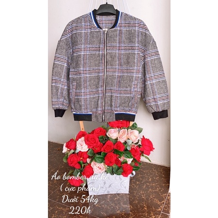 Áo bomber kẻ siêu phẩm