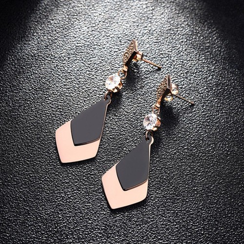 Bông Tai Dự Tiệc Sang Trọng Titan Ko Đen TT 2503