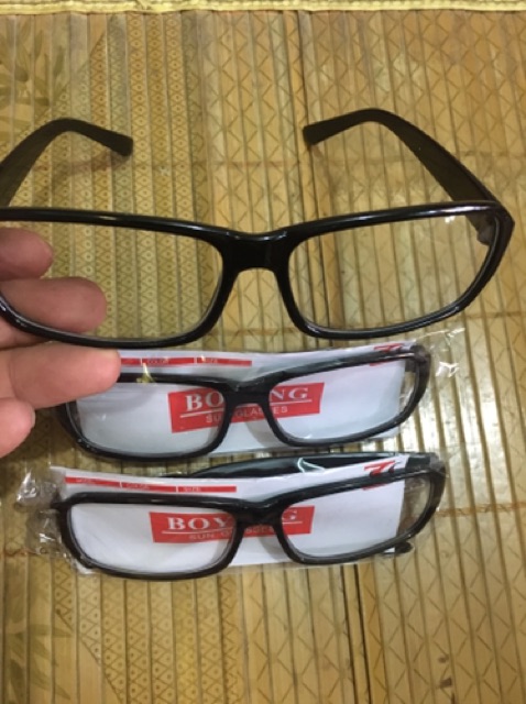 Kính mắt trắng vuông ( gọng đen) | BigBuy360 - bigbuy360.vn