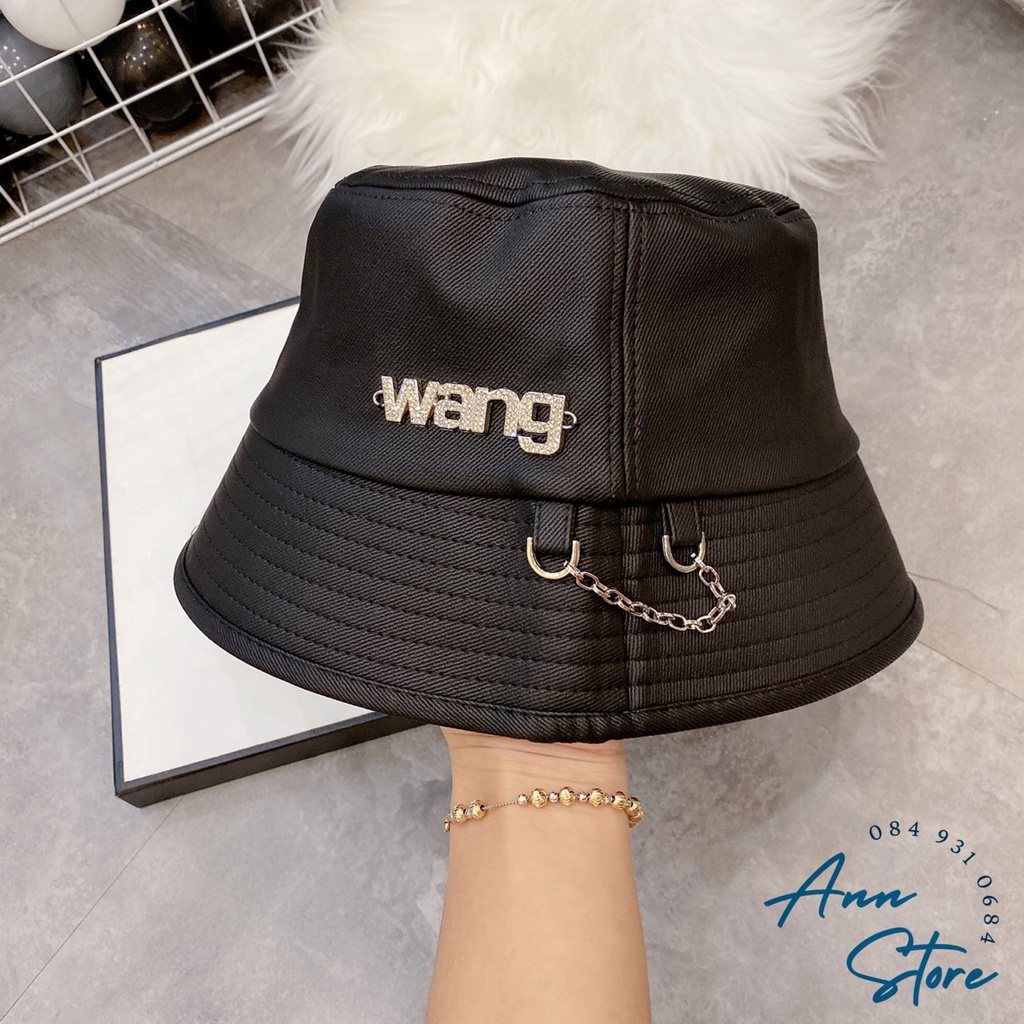 Mũ Bucket WANG dáng cụp Hàn Quốc, logo WANG nạm đá nổi bật, dây xích cực chất, mẫu mới tháng 11/2021