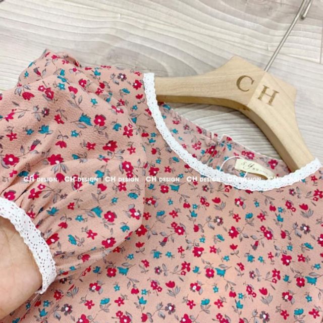 Váy hoa nhí cổ viền