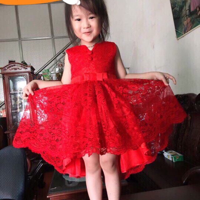 Váy ren cổ V