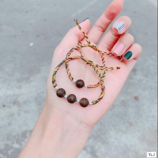 Vòng chỉ ngũ sắc hạt trầm hương mix bi bạc