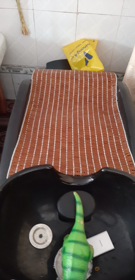 Chiếu trúc ghế gội đầu 0,4m đến 0,5mx 1m2 đến 1m6.