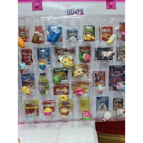 Đồ chơi Shopkins Real Littles Collectors Case - Holds Over 50 Real Little Mini Packs