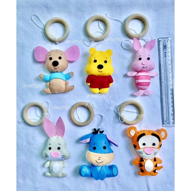 Đồ chơi handmade treo kệ chữ A “Pooh and Friends”