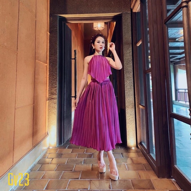 Set dập ly cổ yếm hở lưng - lụa dập