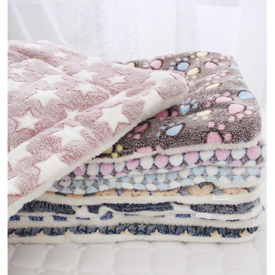 Thảm lót sàn dày và mềm dành cho thú cưng